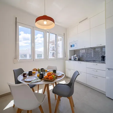 Greta, Cocqueto En *