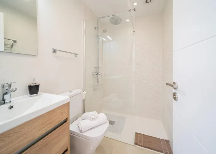 Greta, Cocqueto En Διαμέρισμα *