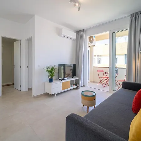 Greta, Cocqueto En Apartamento